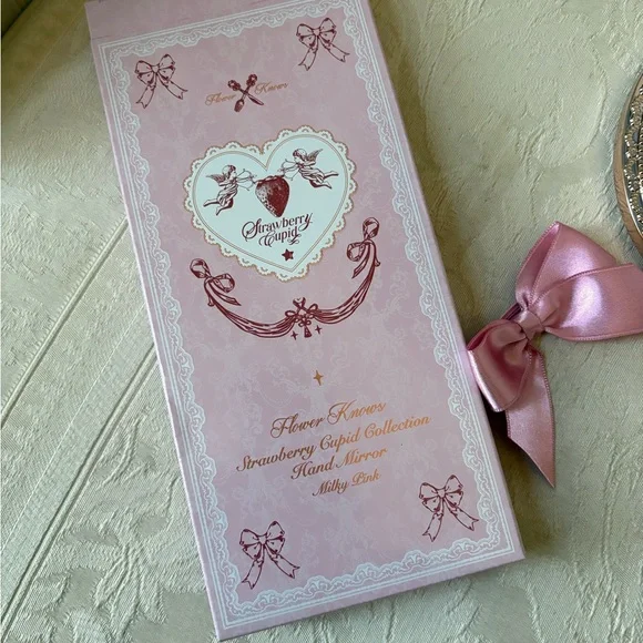 Flower Knows Strawberry Cupid Handheld Beauty Makeup Mirror in Pink - Picture 5 of 14